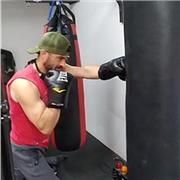 Entrenador artes marciales defensa personal y fitness